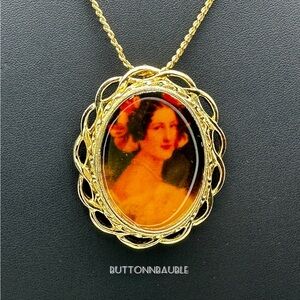Glam Beauty Vintage ART Cameo Auguste Strobl Pendant Statement Necklace